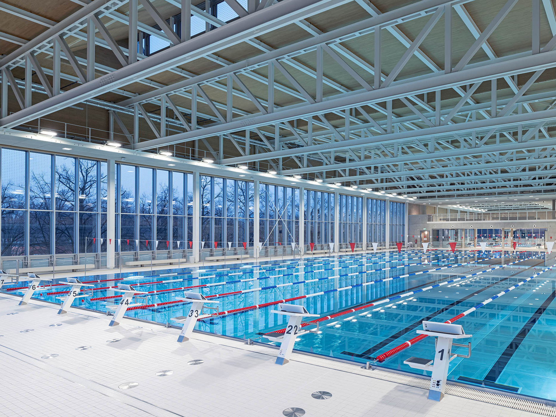 Schwimmbecken