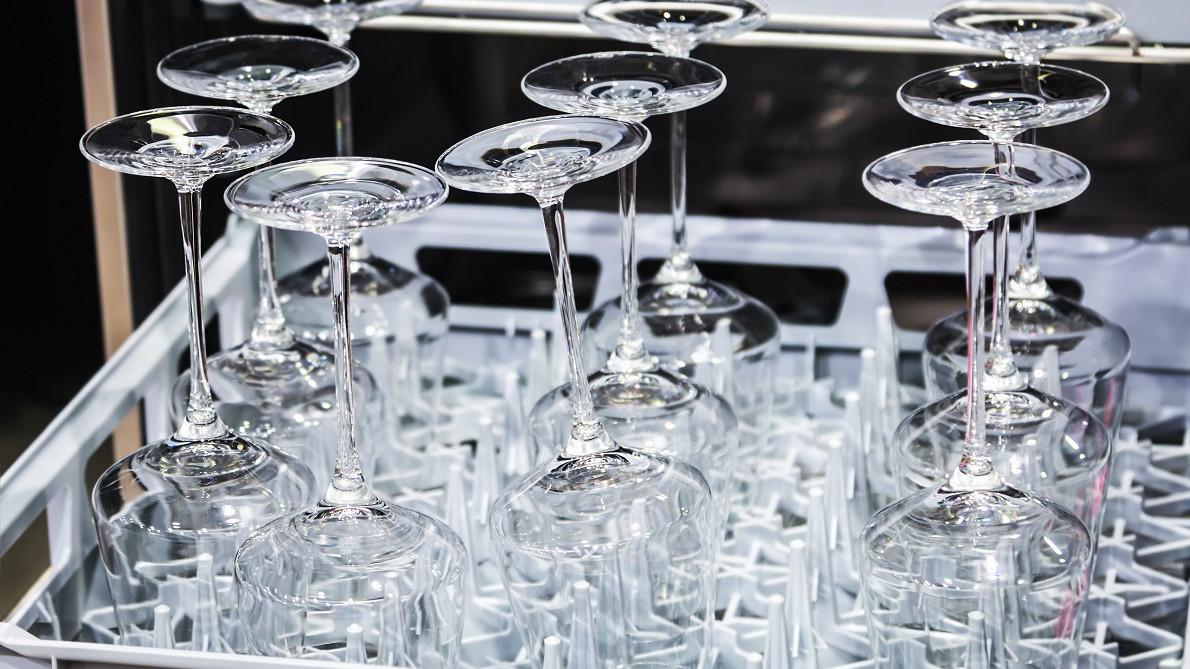 wine glasses made of glass in the dishwasher