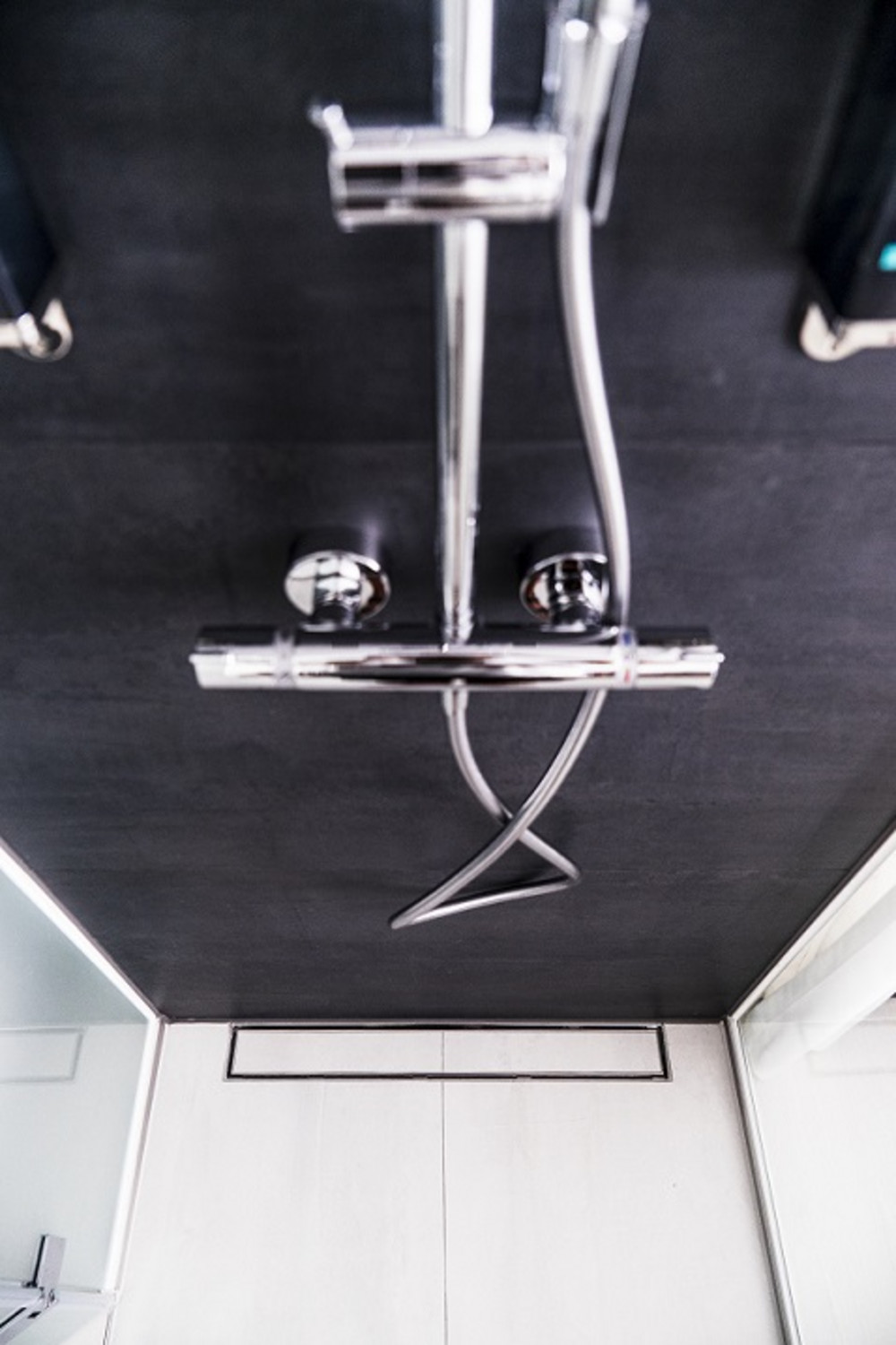 Hotel Ruby Coco, ShowerDrain, Duschrinne befließt