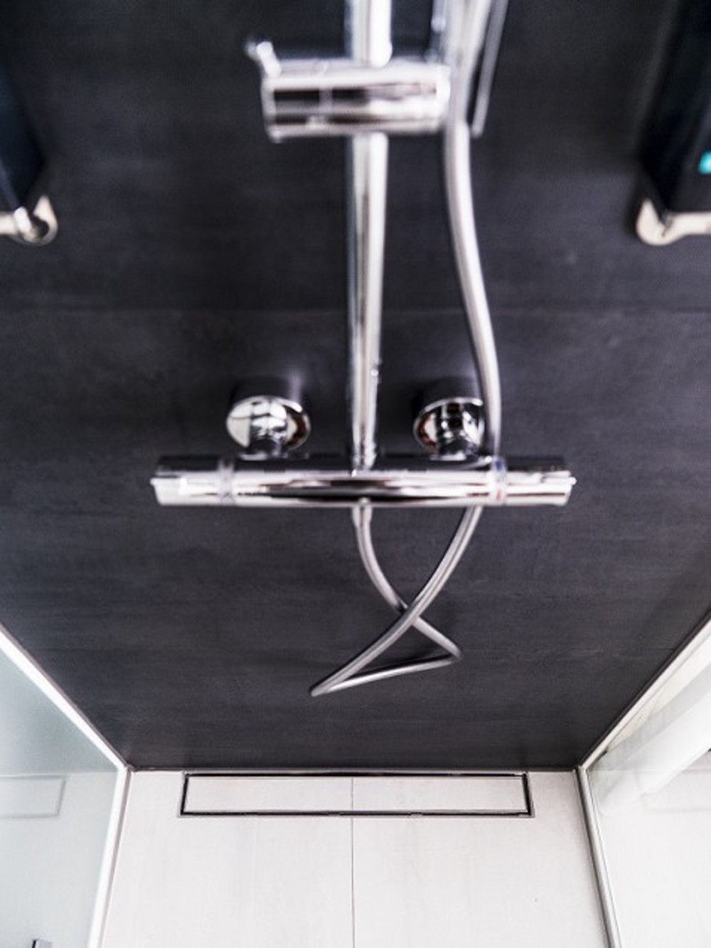 Hotel Ruby Coco, ShowerDrain, Duschrinne befließt