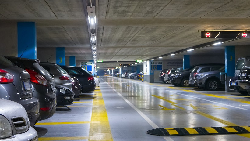 Parkhaus-Autos