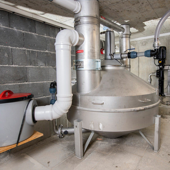 Fettabscheider ACO Lipator S-RM NS 10 im Raum