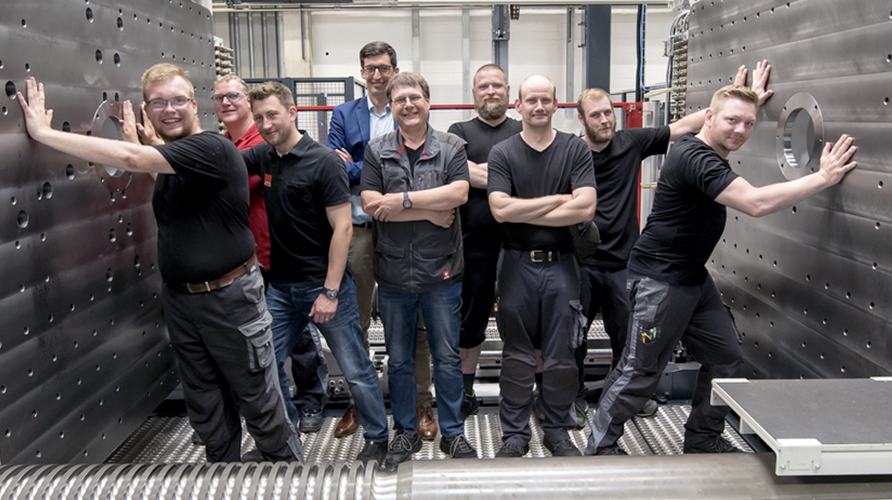 Csm Header-stellenanzeigen-kunststoffproduktion 23a1eb2bff