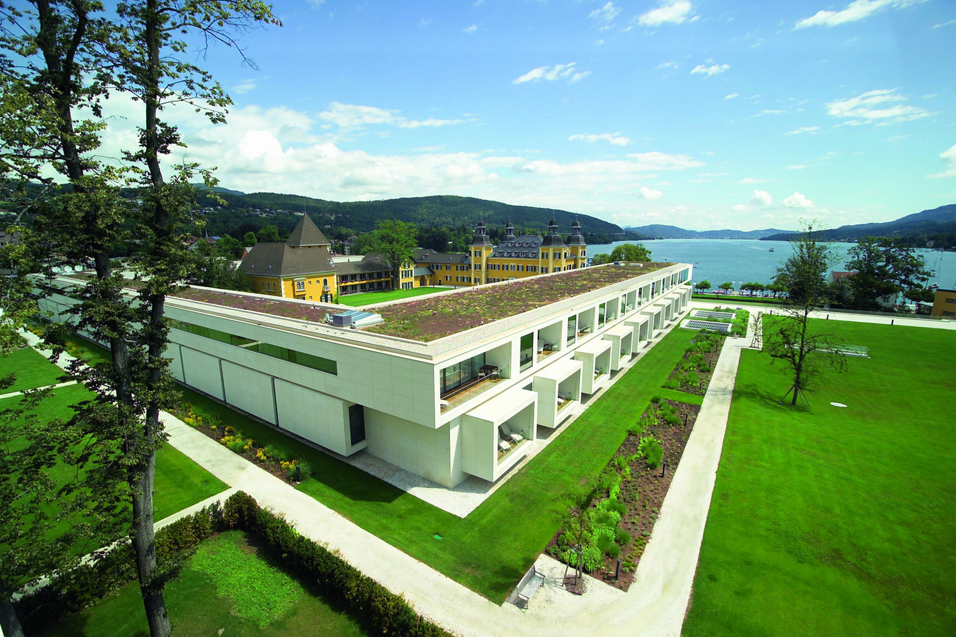 Flachdach Gruendach Schloss Velden