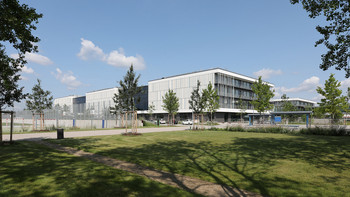 Schule-münchen-dachentwässerung-riem