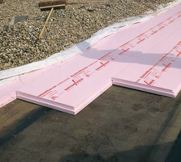 Betondach mit Dampfsperre, Dämmung, Dichtungsbahn und Kiesschüttung
