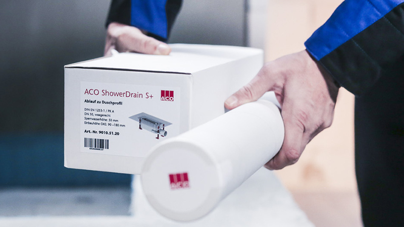 Praktische Verpackung des Duschrinnenprofils ShowerDrain S+